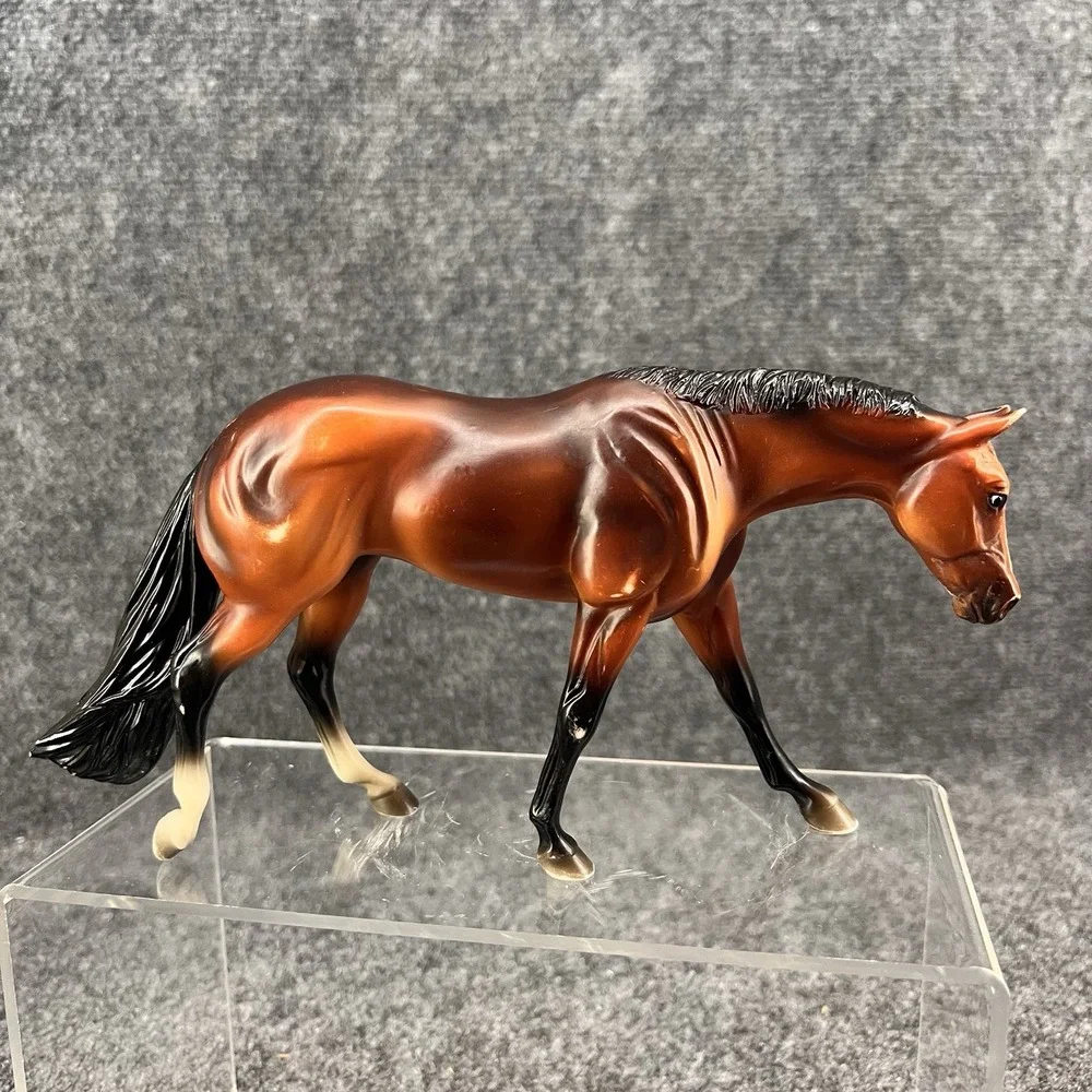 Breyer Walmart Classics AQHA Hollywood Gold Bay American Quarter Horse Mare